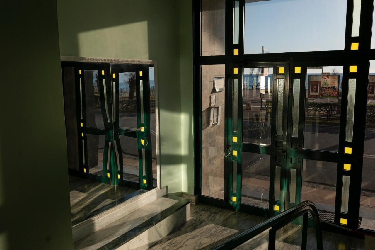 Oltremare Salerno Apartment Buitenkant foto